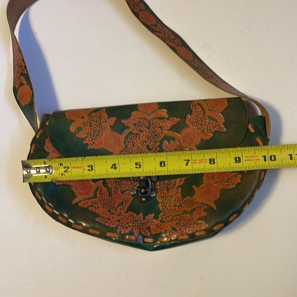 Handmade Hand Tooled Green, Red, and Caramel Leather Purse - Picture 7 of 8